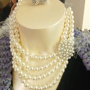 Elegant Pearl Necklace and Earring Set